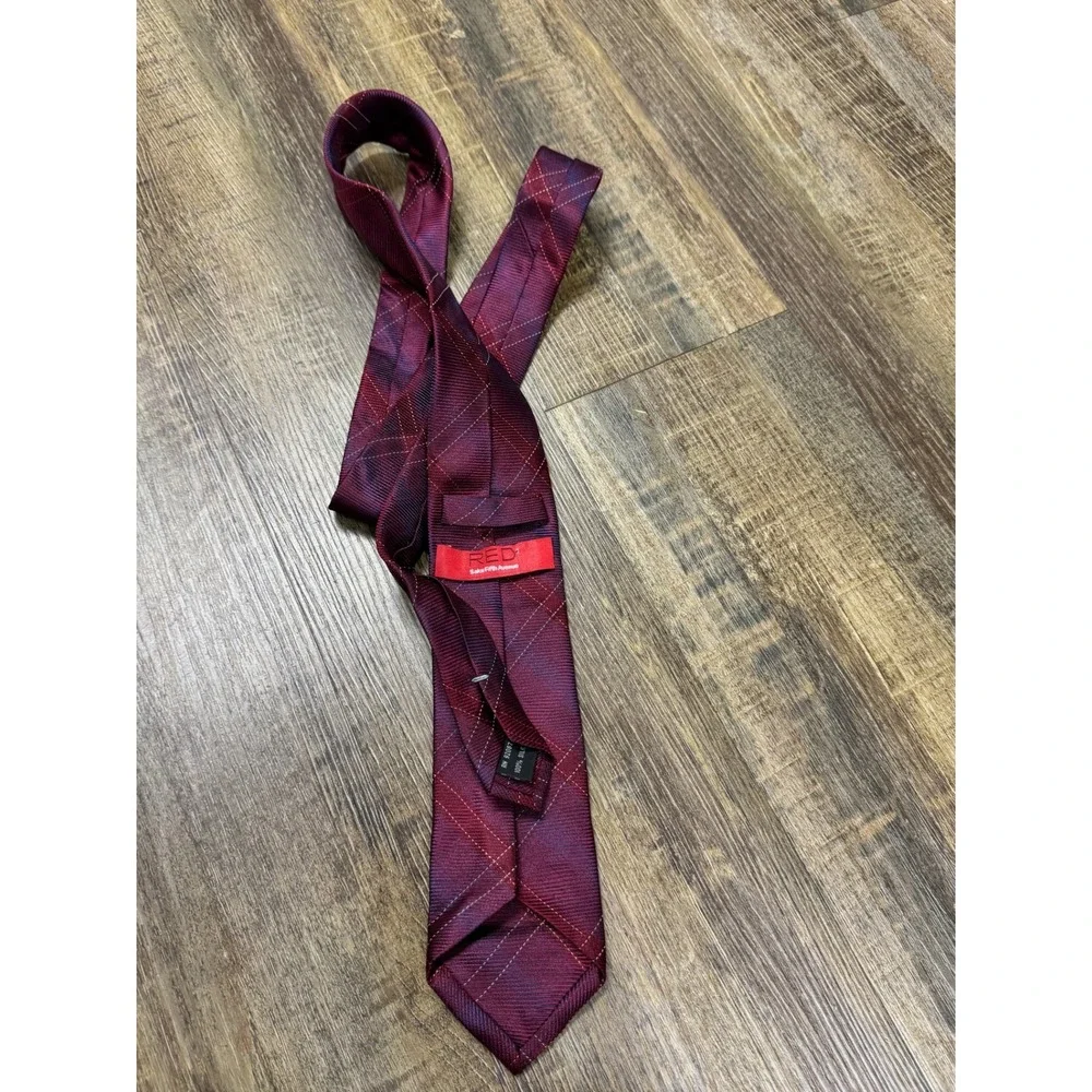 Saks Fifth Avenue RED Mens Silk Tie Burgundy‎ Purple Plaid Check Made in Italy